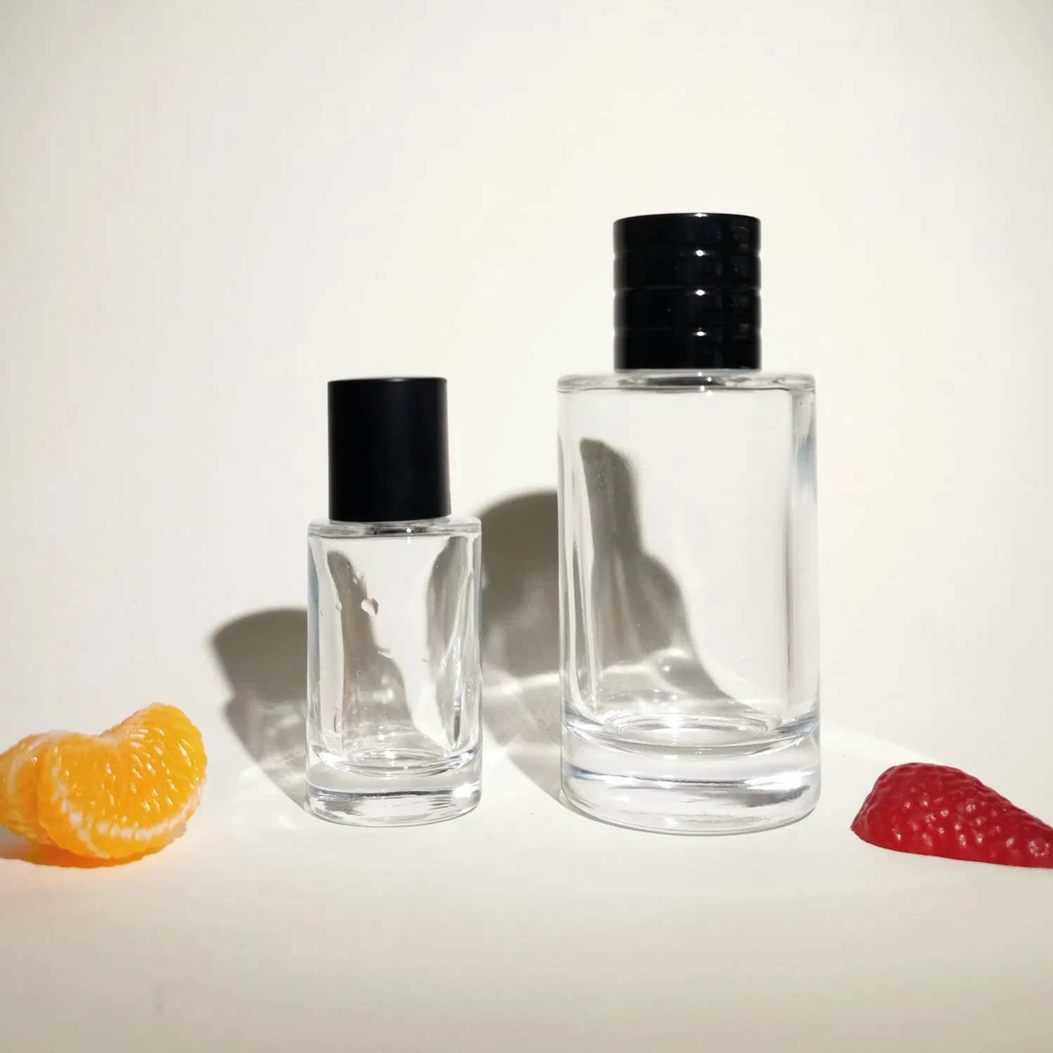 Wholesale Luxury Round 30ml 50ml 100ml Empty Glass Perfume Bottle for Women Men with Pump Sprayer