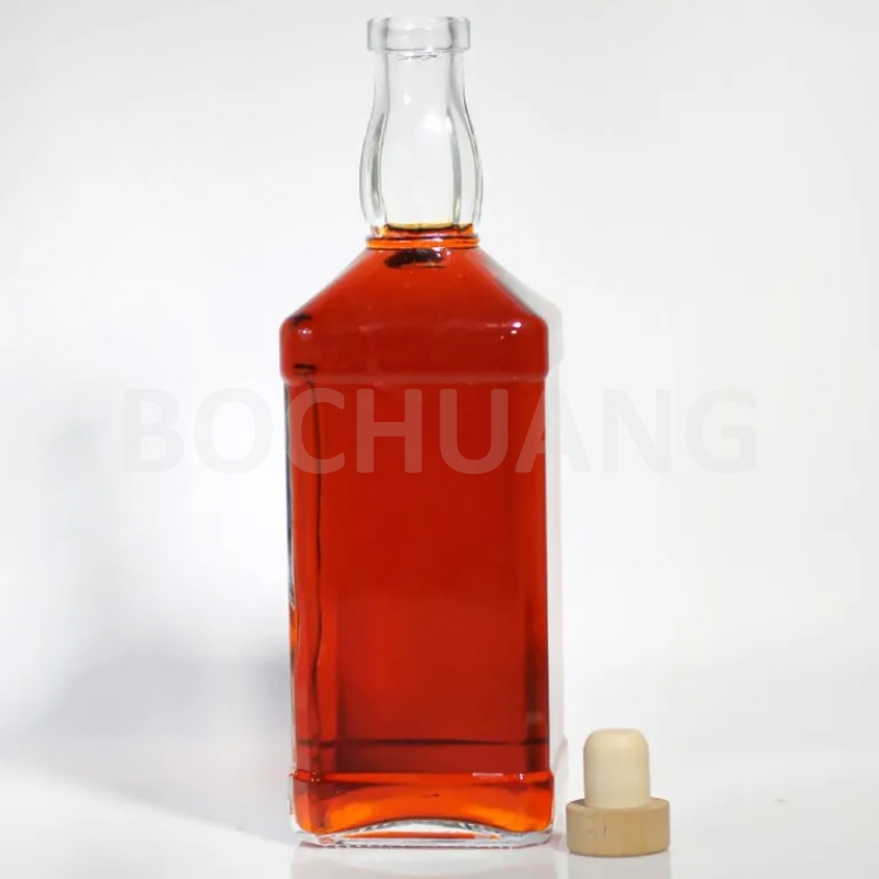 Wholesale Clear Square 500ml 700ml 750ml Glass Spirit Bottle for Spirit Vodka Whiskey Tequila Rum Gin Packaging