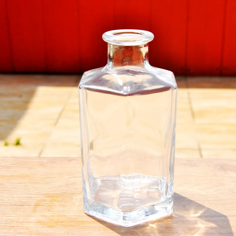 Round Clear Glass Bottle Spirit Packaging