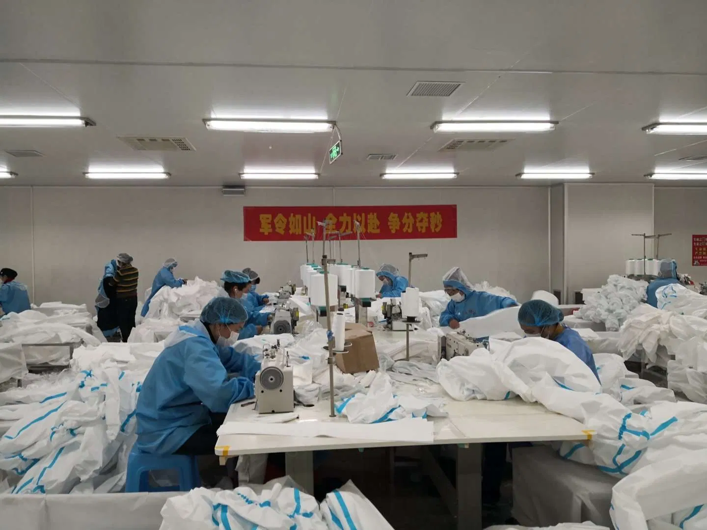 Disposable Nonwoven Cat III Type 5/6 Microporous+SMS Coverall CE Certified Protective Coveralls Overol Desechable