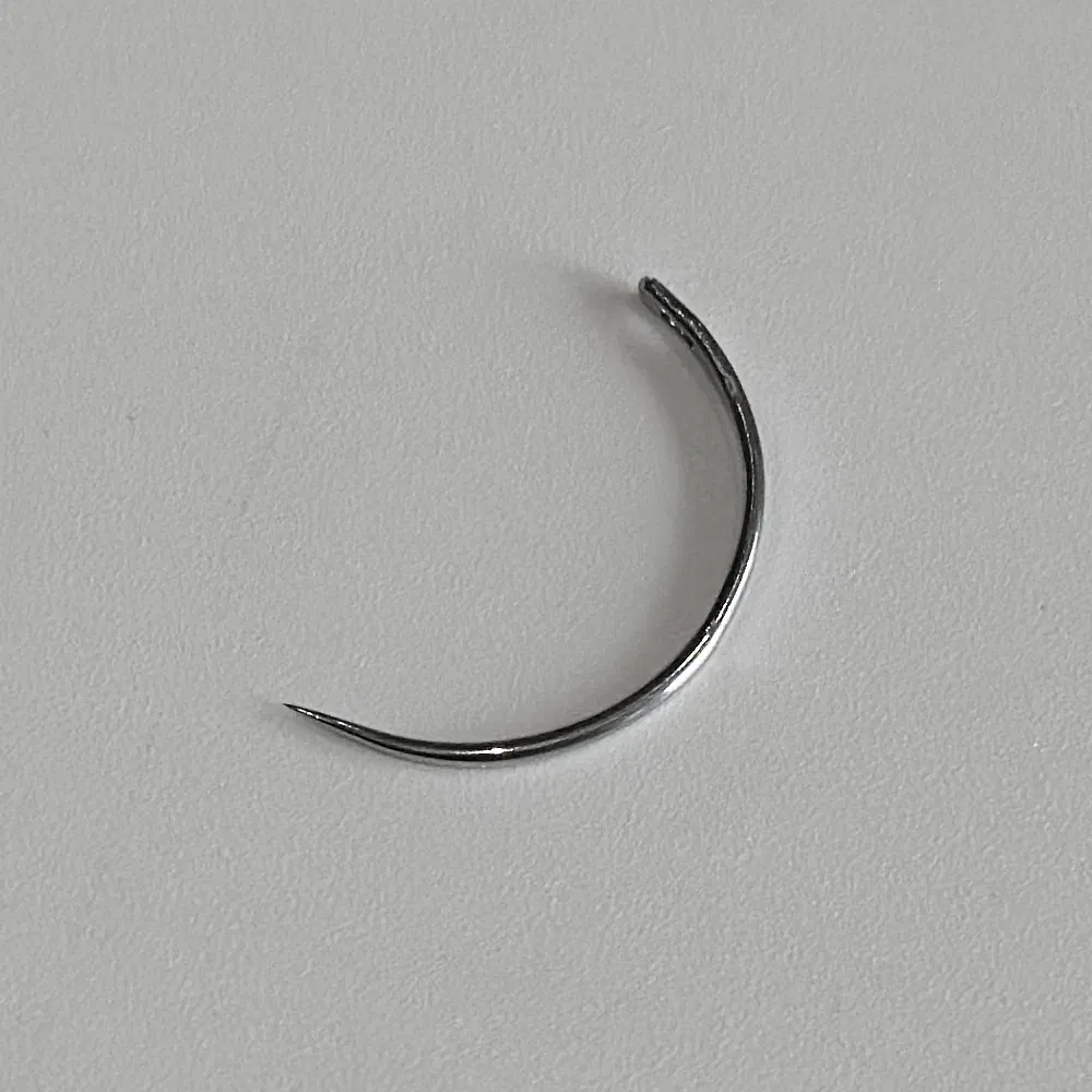 Disposable Stainless Steel Eyed Suture Needles - Sterile 8-Pack for Use in Abdominal and Pelvic Surgical Procedures