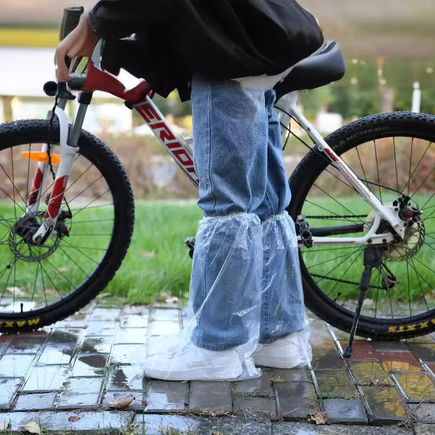 Disposable Transparent PE Boot Cover with Elastic Fastening &amp; Anti-Slip Sole, Protective Boot Guard for Medical &amp; Cleaning Scenarios