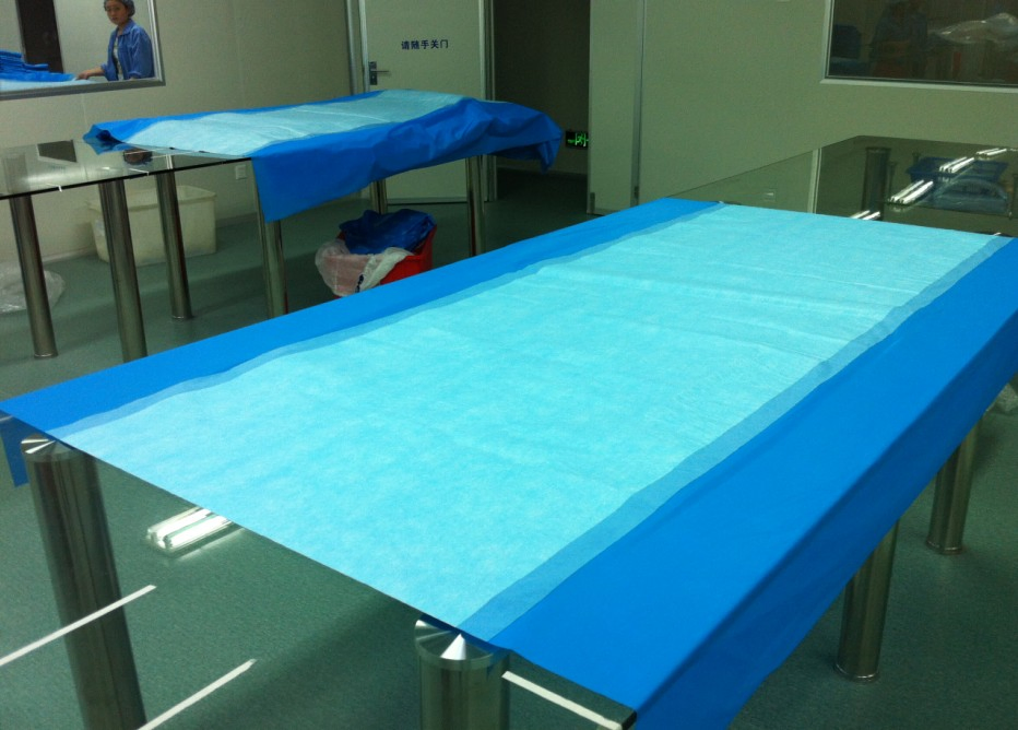 Fenestrated Surgical Drape Sterile Eye Drape Pack with Hole Surgical Bed Sheet
