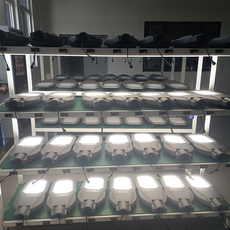 Outdoor Solar Power Light Integrated LED Solar Street Light with Radar Adaptive Lighting