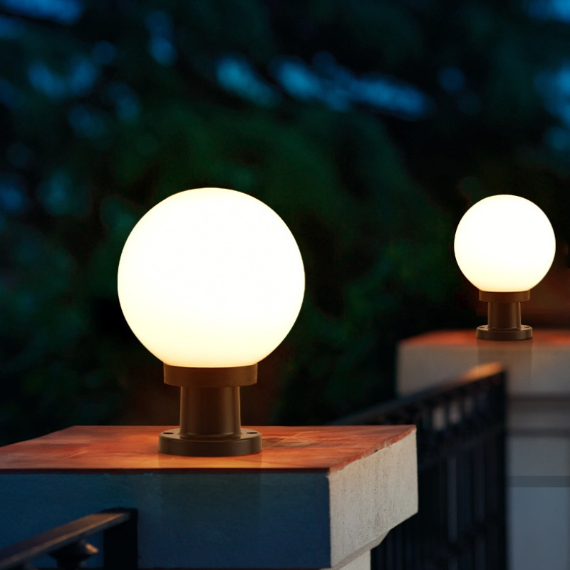 Round Plastic Solar Fence Post Lights Main Gate Pillar Light