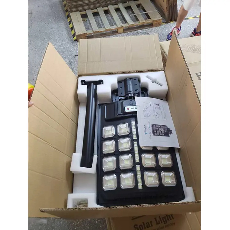 Light Messenger Lamparas Solares Outdoor Stadium Parking Lot Garden Wall Installation Outside 100W 200W 300W 400W LED Street Solar Light Motion Sensor