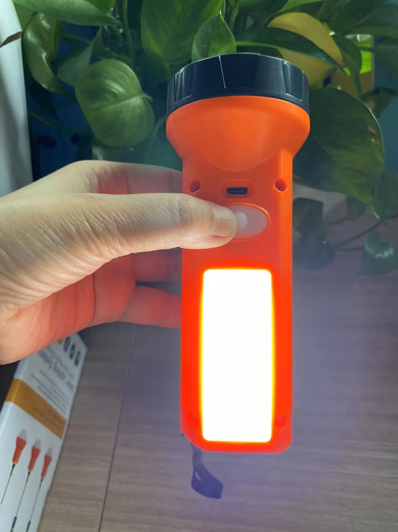 Hand Solar Energy LED Light Torch Flashlight Indoor and outdoor Use