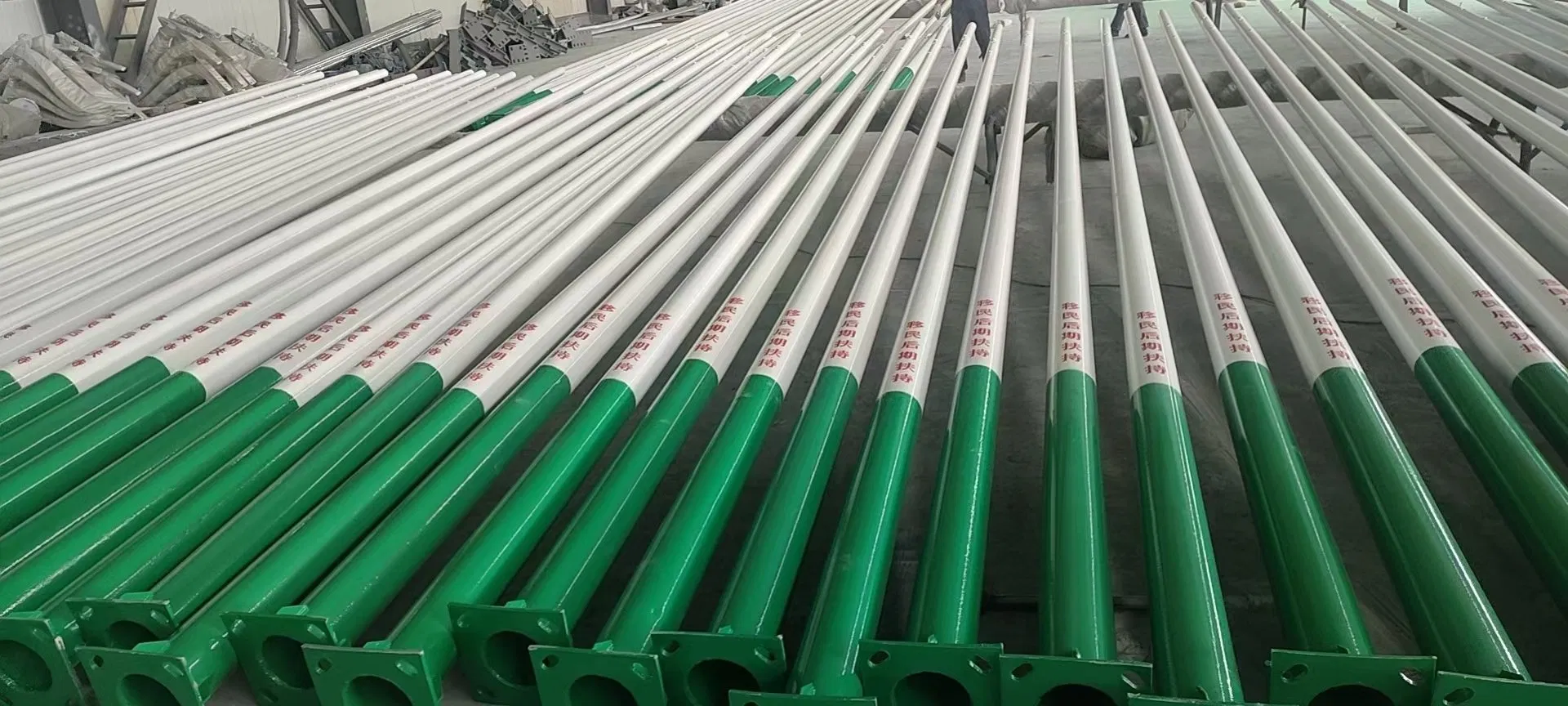 Solar-Powered Pathway Light Garden Light with High Cycle Lithium Battery