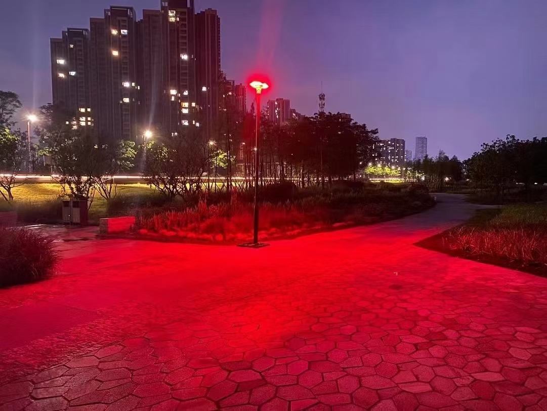 CE Modern Outdoor Mj-Ew800 UFO LED Solar Street Light for Garden Plaza Pathway Parking Lot