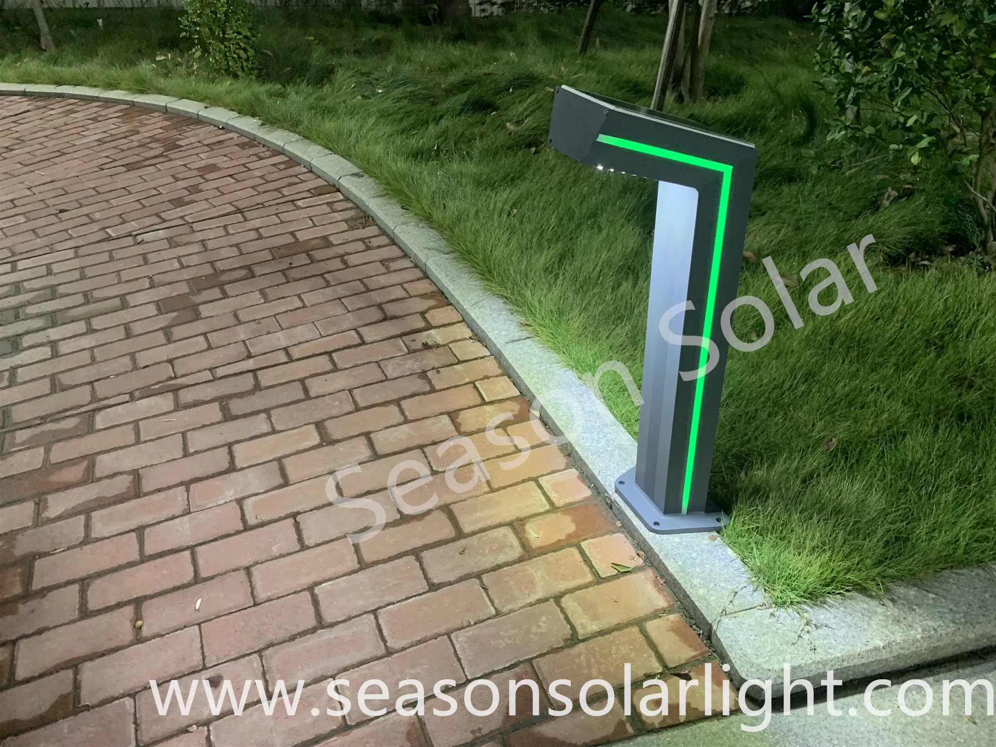 Garden Bollard Pathway LED Decking Lighting Outdoor Solar Landscape Light with LED Light