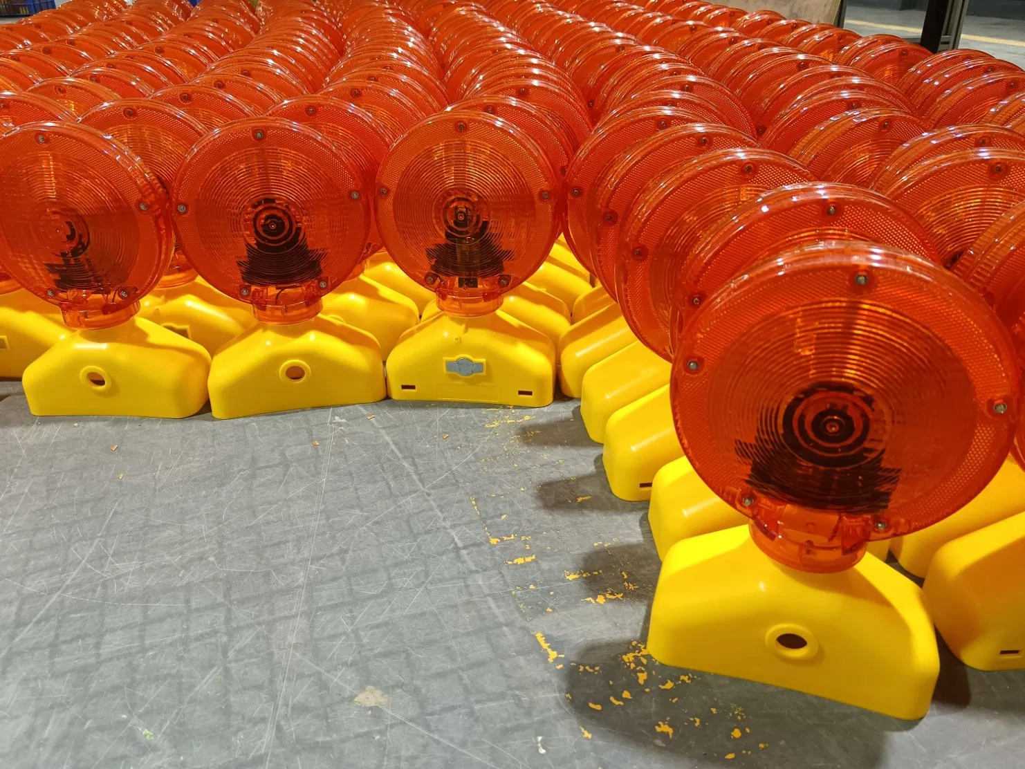 Solar LED Strobe Flashing Rotating Safety Beacon Emergency Traffic Road Portable Waterproof Polycarbonate Solar Warning Light