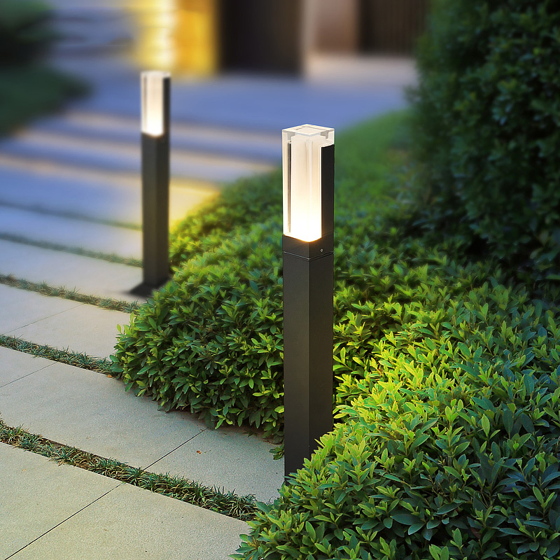 Premium Die-Cast Aluminum LED Lawn Light for Outdoor Use Solar Garden Light