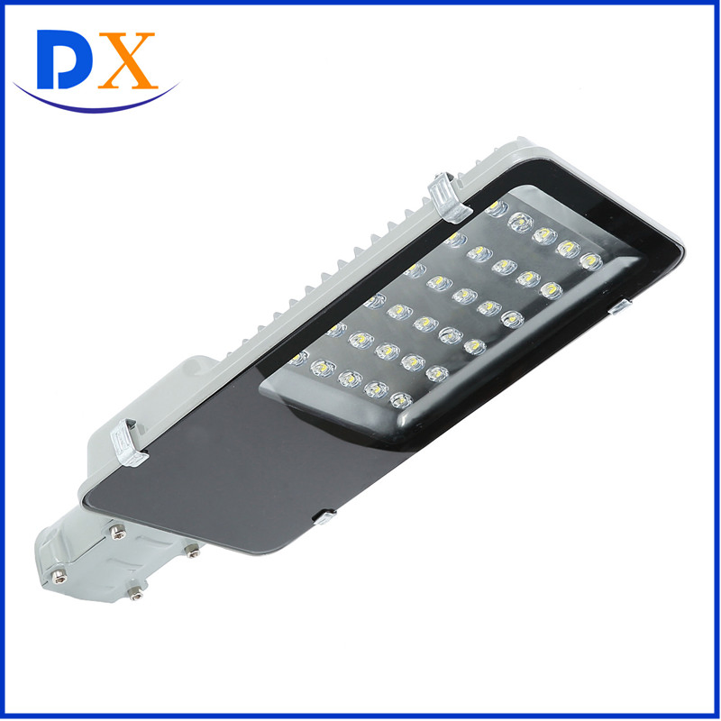 40W-180W Bridgelux Chip Excellent Heat Dissipation LED Parking Lot Lighting Meanwell LED Solar Street Light