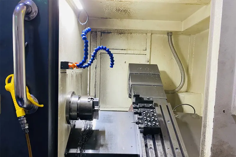 CNC turning services providing chamfering and knurling processes