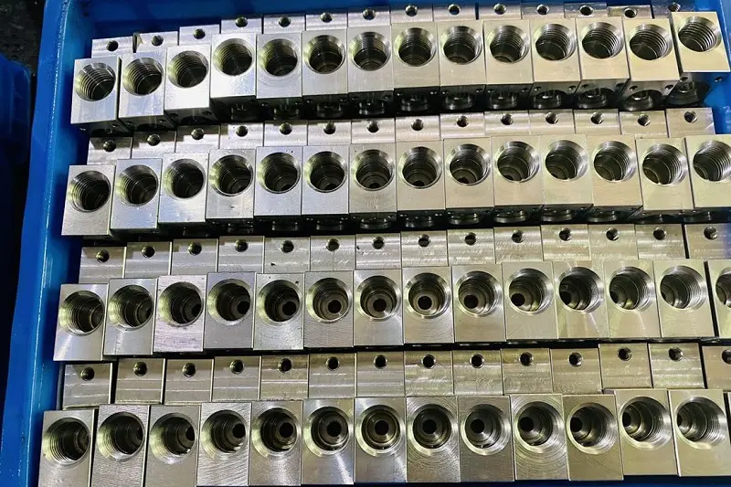 Stainless steel CNC machined parts with tight tolerance