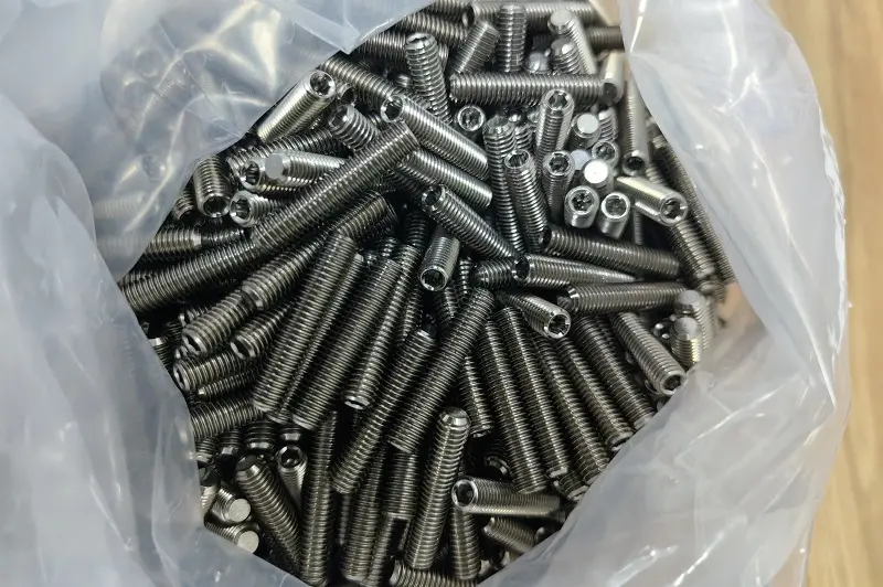 Precision CNC machining of titanium alloy fasteners