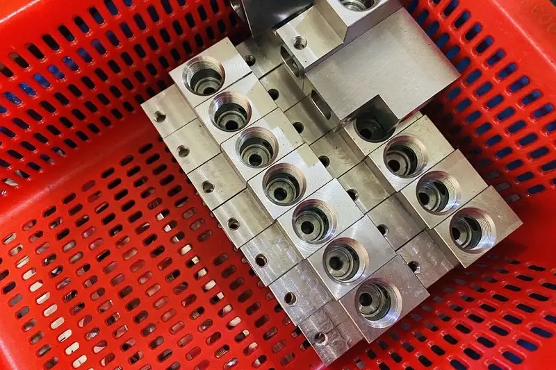 Stainless steel CNC machined flanges and fittings