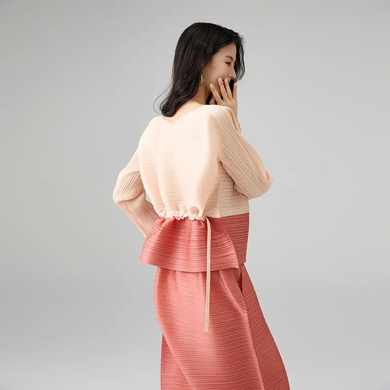 Famous Women’s Colorblock Pleated Long Sleeve Top and Lantern Pants Set – Elegant Two-Piece Outfit Companies, Product