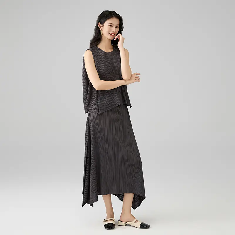 ODM Women’s Sleeveless Pleated Top and Skirt Set – Lightweight Asymmetric Hem Two-Piece Outfit Product, Service