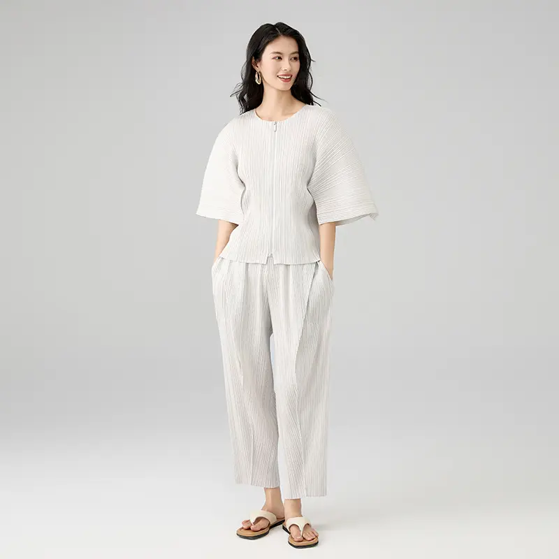 Famous Women’s Wide Sleeve Pleated Top and Cropped Pants Set – Lightweight Two-Piece Loungewear Manufacturer, Factory