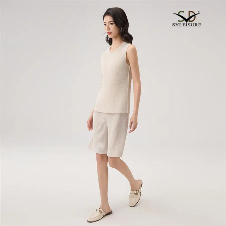 Custom Women's Round Neck Sleeveless Pleated Top and Shorts Set Factory, Exporters