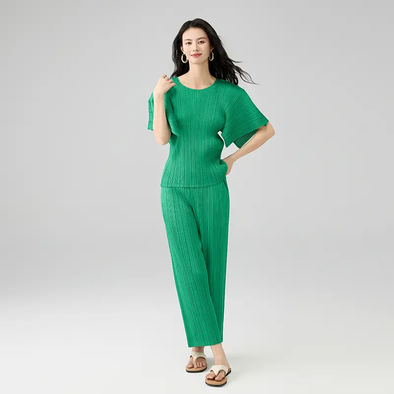 OEM Women's Pleated Two-Piece Set – Short-Sleeve Top and Wide-Leg Pants Product, Products