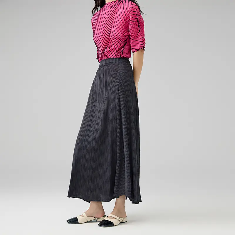 China Elegant Pleated Maxi Skirt for Women Product, Service