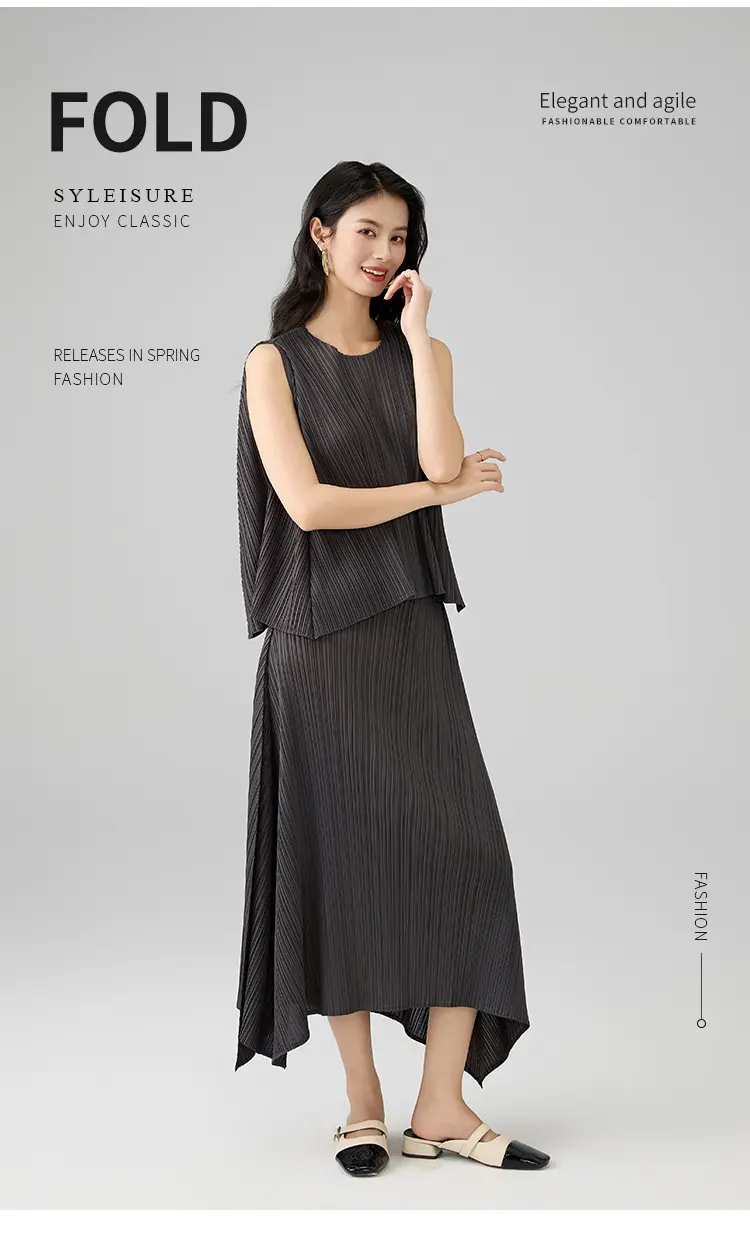Pleated Set Detail 1