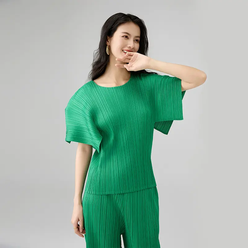 OEM Women's Pleated Two-Piece Set – Short-Sleeve Top and Wide-Leg Pants Product, Products