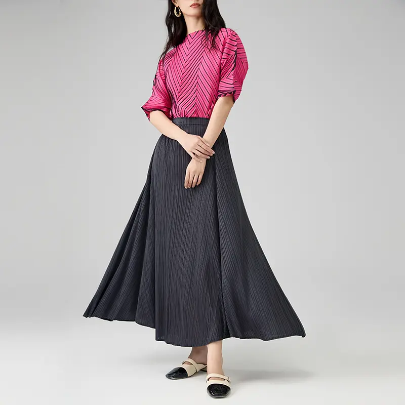 China Elegant Pleated Maxi Skirt for Women Product, Service