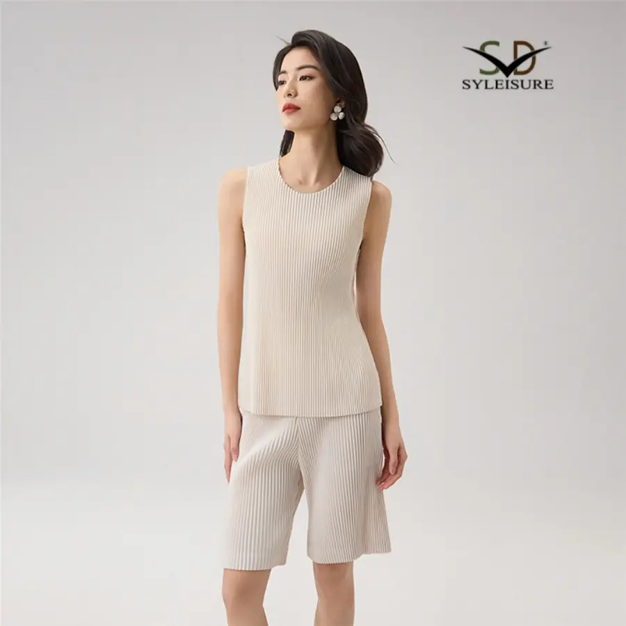 Custom Women's Round Neck Sleeveless Pleated Top and Shorts Set Factory, Exporters