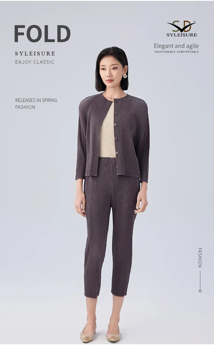 Sleeve Pleated Cardigan Set Detail 1