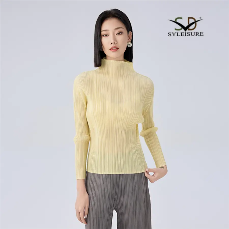 China Women's Turtleneck Long Sleeve Pleated Slim Fit Top Manufacturers, Suppliers