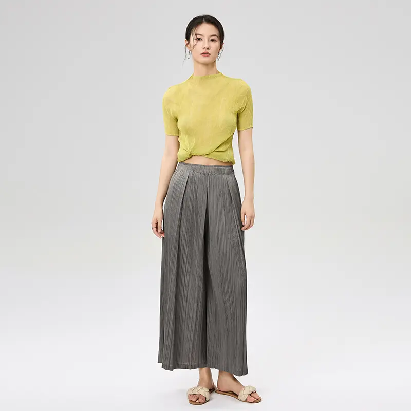 High-Quality Women's Pleated Wide-Leg Trousers – Lightweight & Elegant Companies, Service