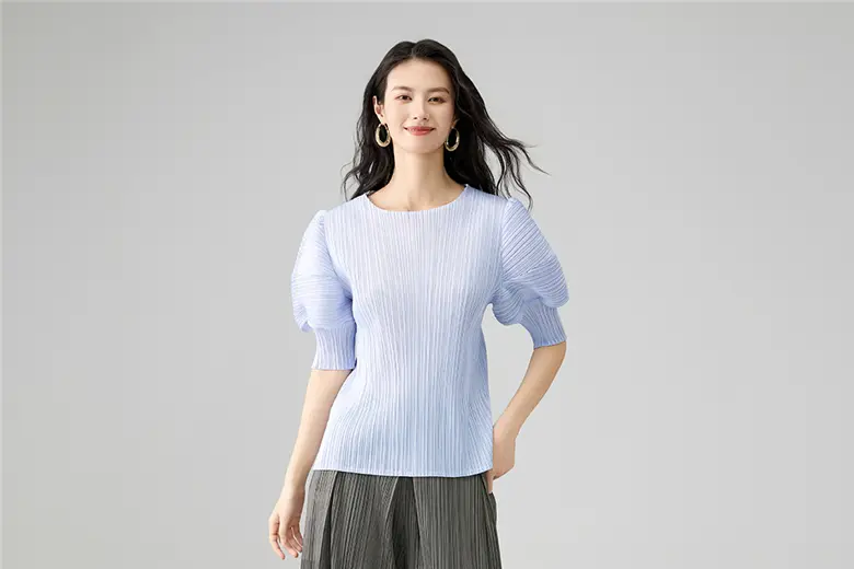 Boutique Pleated Puff Sleeve Blouse