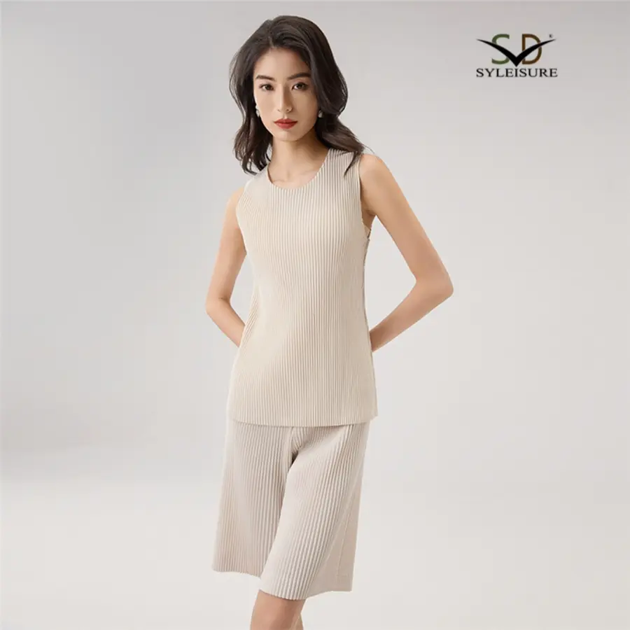 Custom Women's Round Neck Sleeveless Pleated Top and Shorts Set Factory, Exporters