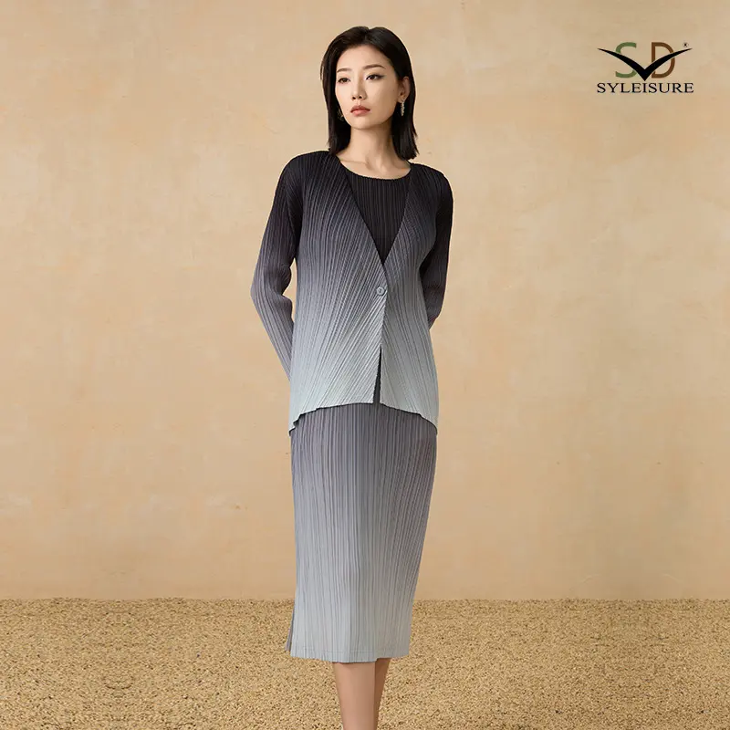Best Women's Pleated Gradient Two - Piece Set (Cardigan + Dress) Suppliers, Service