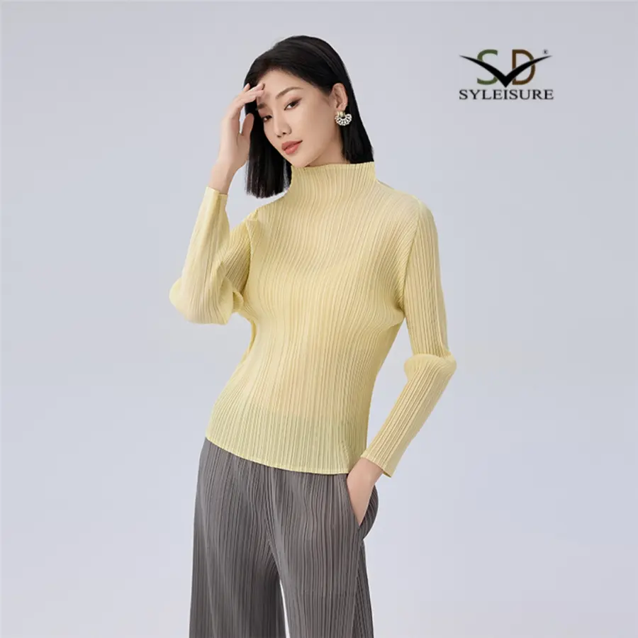 China Women's Turtleneck Long Sleeve Pleated Slim Fit Top Manufacturers, Suppliers