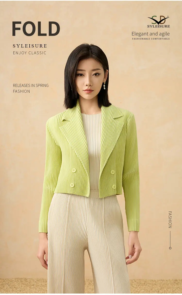 Pleated Blazer Detail 1