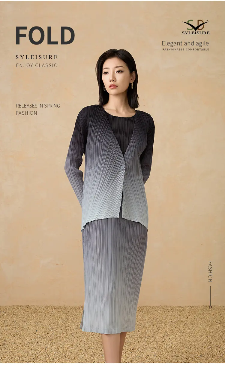 Pleated Set Detail 1