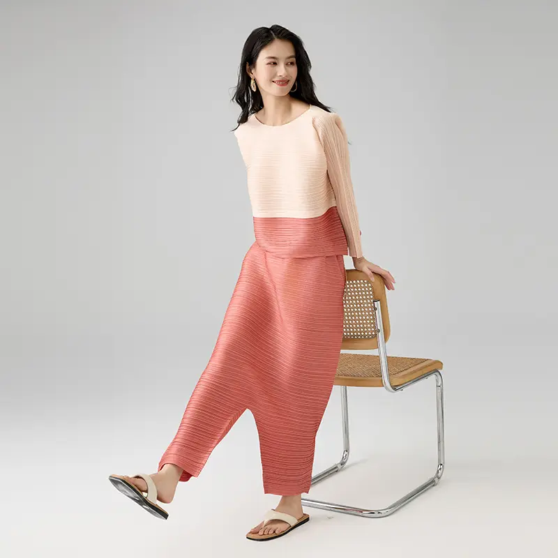 Famous Women’s Colorblock Pleated Long Sleeve Top and Lantern Pants Set – Elegant Two-Piece Outfit Companies, Product