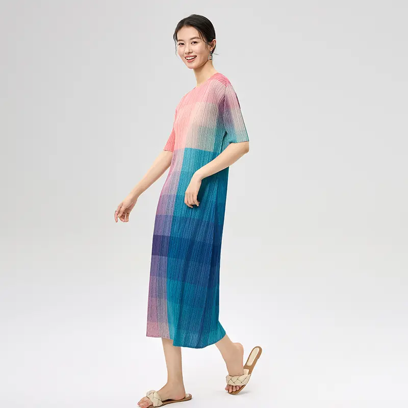OEM Women’s Gradient Color Pleated Midi Dress with Short Sleeves – Stylish & Comfortable Factories, Service