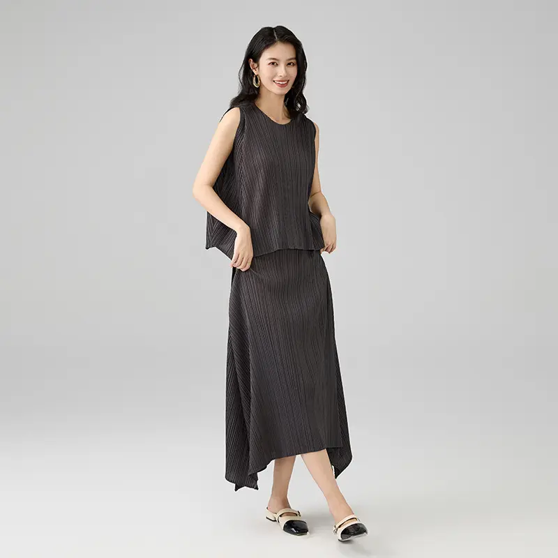 ODM Women’s Sleeveless Pleated Top and Skirt Set – Lightweight Asymmetric Hem Two-Piece Outfit Product, Service