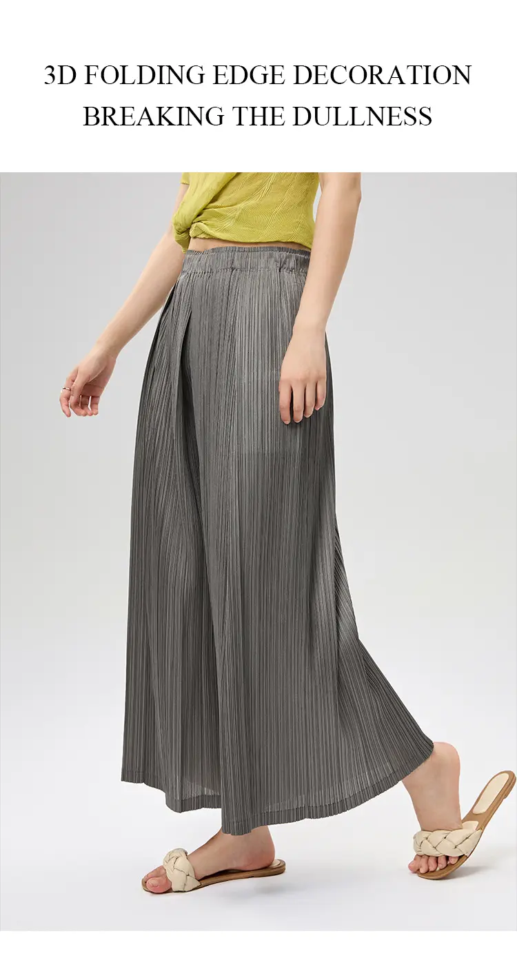 Pleated Pants Detail 2