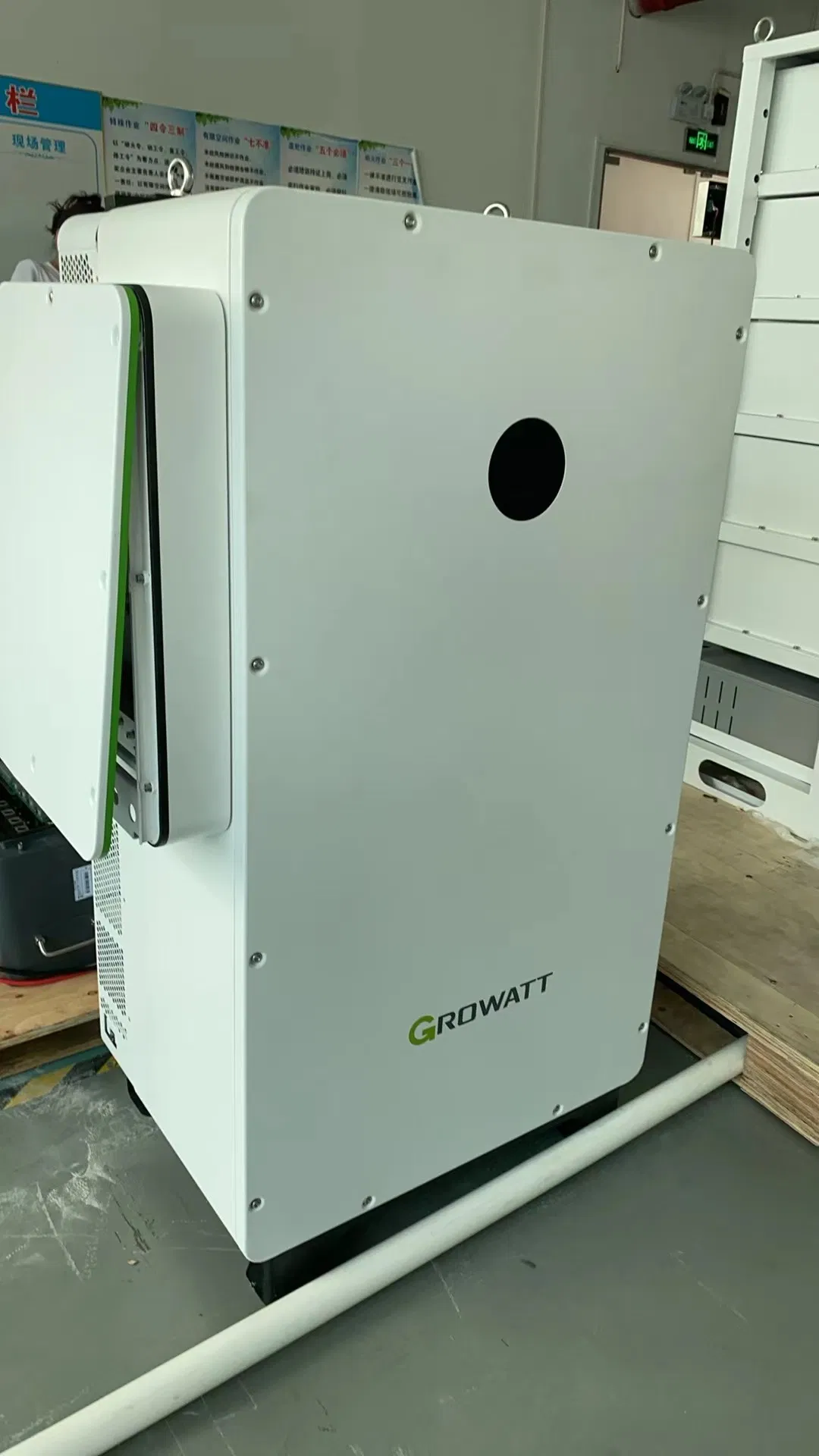 100kw 250kwh Industrial Commercial Energy Storage System LiFePO4 Batteries Hybrid Inverter Cabinet C&I Ess by Air Cooling for Solar Wind Power Systems