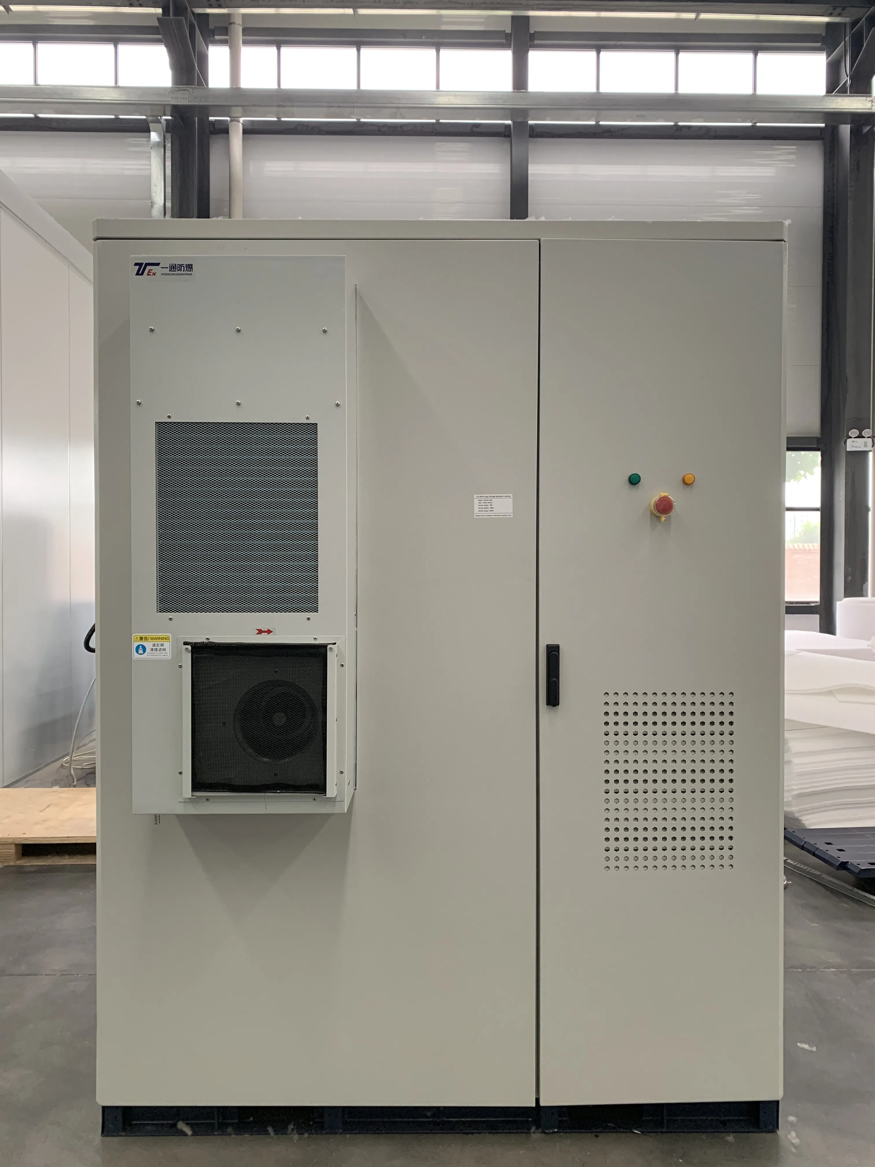 Modular Energy Storage System 768V 215kwh IP54 Cabinet, Industrial Peak Shaving Ready