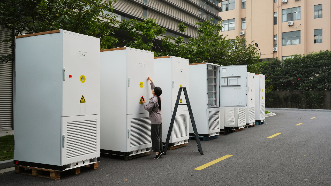 BoostESS Containerized 3.14MWh LiFePO4 Liquid Cooling BESS All-In-One Solar Energy Storage System Solar Generator Power Solution