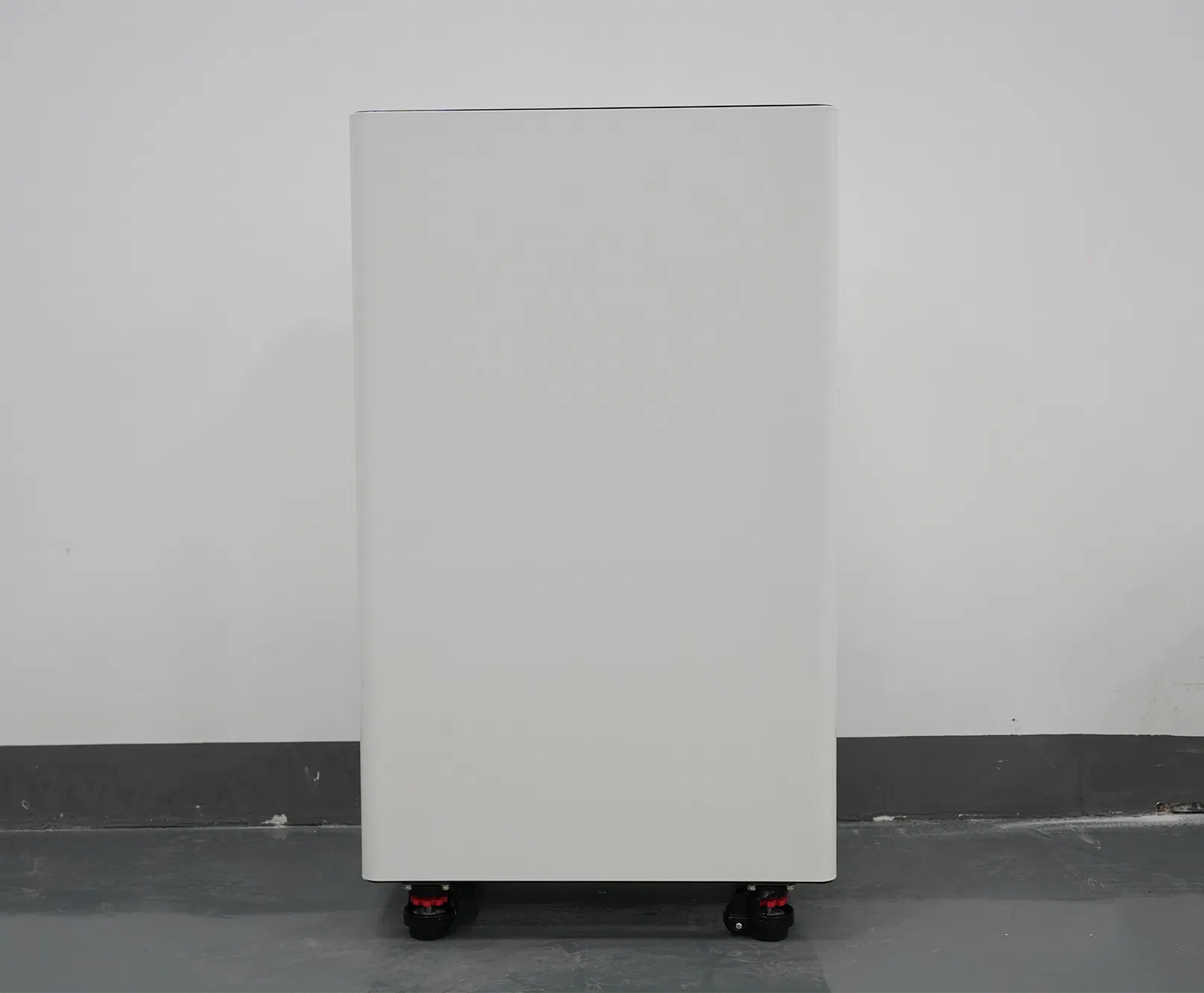 Smart Energy Storage System with Built-in Battery Management System