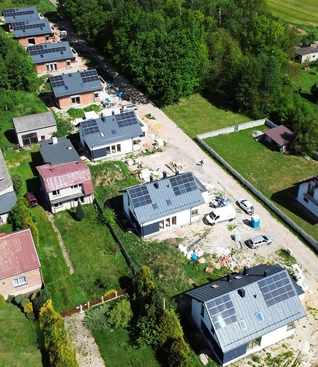 JinSun Hybrid Grid Microgrid System 2 Wind Solar Lithium Ion Energy Storage Liquid Cooling IP65 Protection Residential