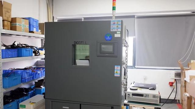 Commercial energy storage system for retail parks and commercial buildings